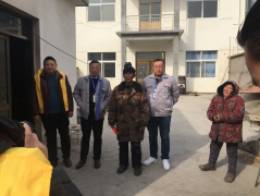 2018年2月吴宜民先生携公司管理人员慰问贫困户